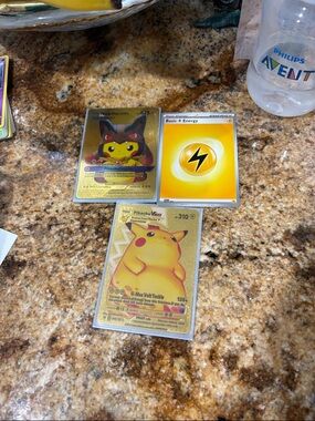 Pokémon Pikachu VMAX & Promo Gold Card Lot - Yellow